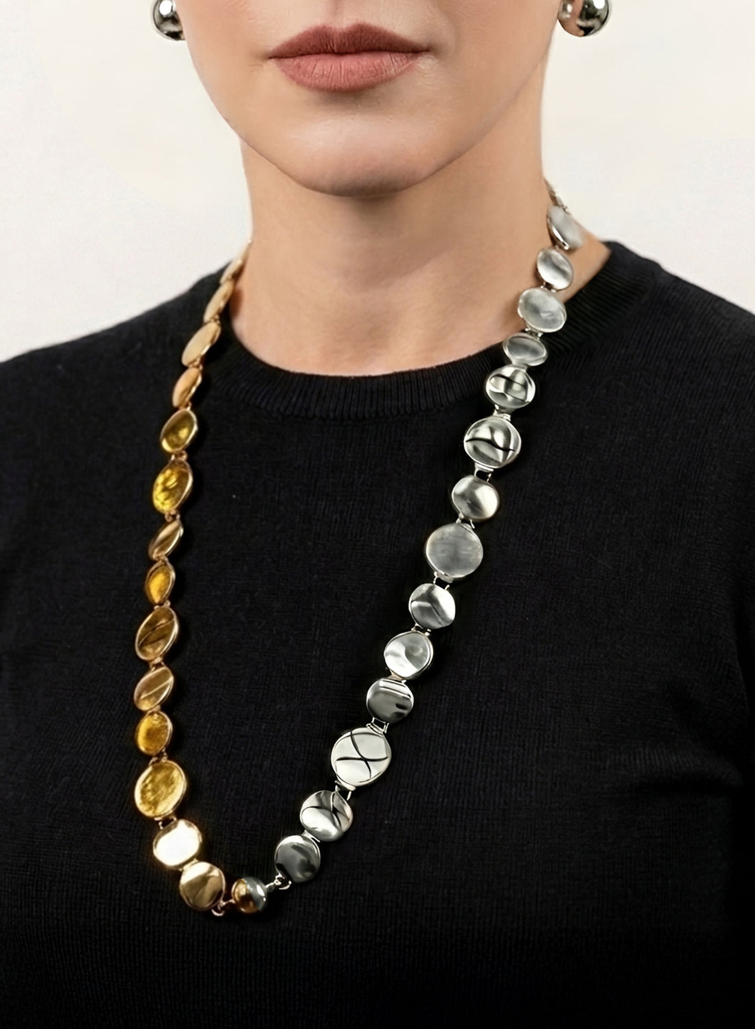 DOS TASSET NECKLACE